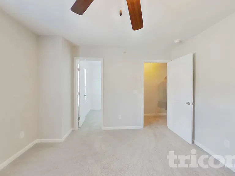 403 Riverwood Ct — Photo 7