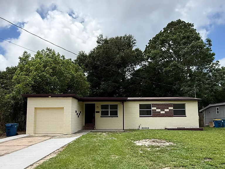 2644 Devonwood Rd — Photo 1