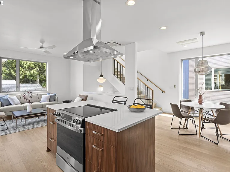 5353 SE Stark St — Photo 13