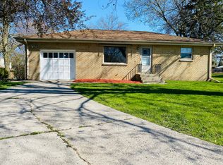 7803 W Bottsford Ave, Greenfield, WI 53220