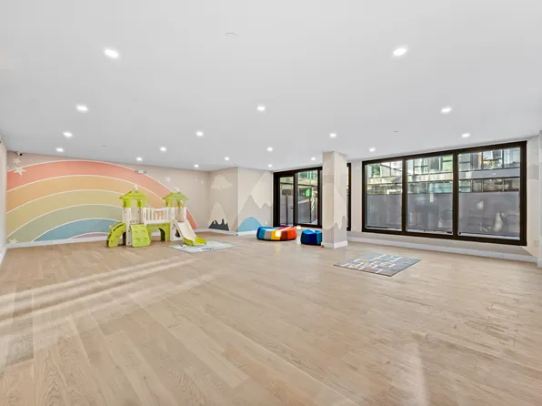 38-20 Parsons Boulevard image 13 of 19