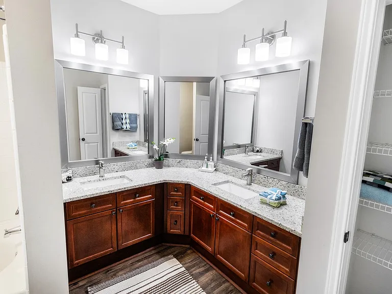 The Pointe at Suwanee Station — Photo 38