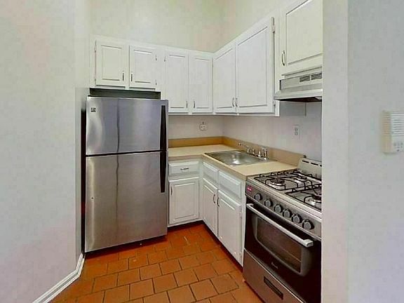 5th image of 310 W 80th St #6DD