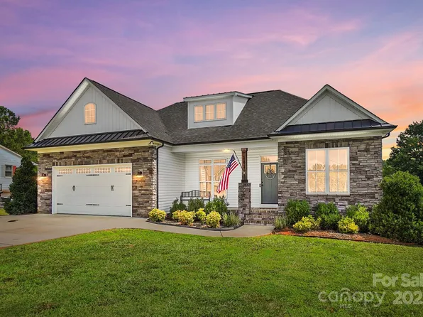 102 Royal Ave, Albemarle, NC 28001