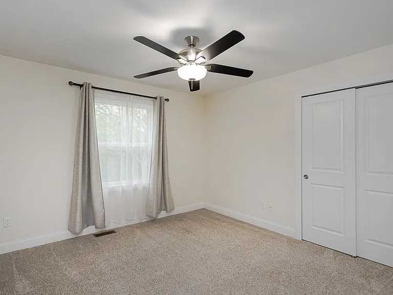 114 Valley Hall Dr — Photo 22