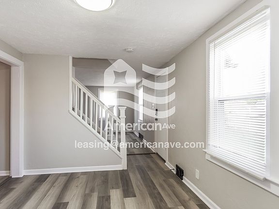 1445273_004_wm_-_living_room_13472665.jpg