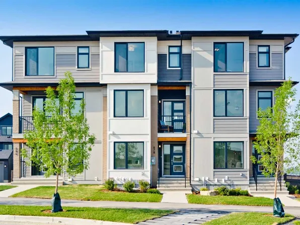 261 SW Bighorn Ave SW, Calgary, AB T2Y 0Z8