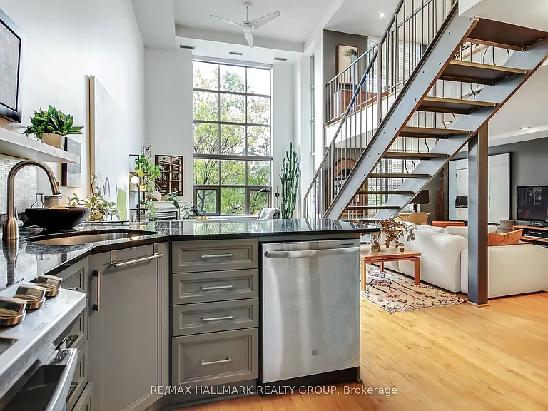 29 Main St #203 — Photo 14