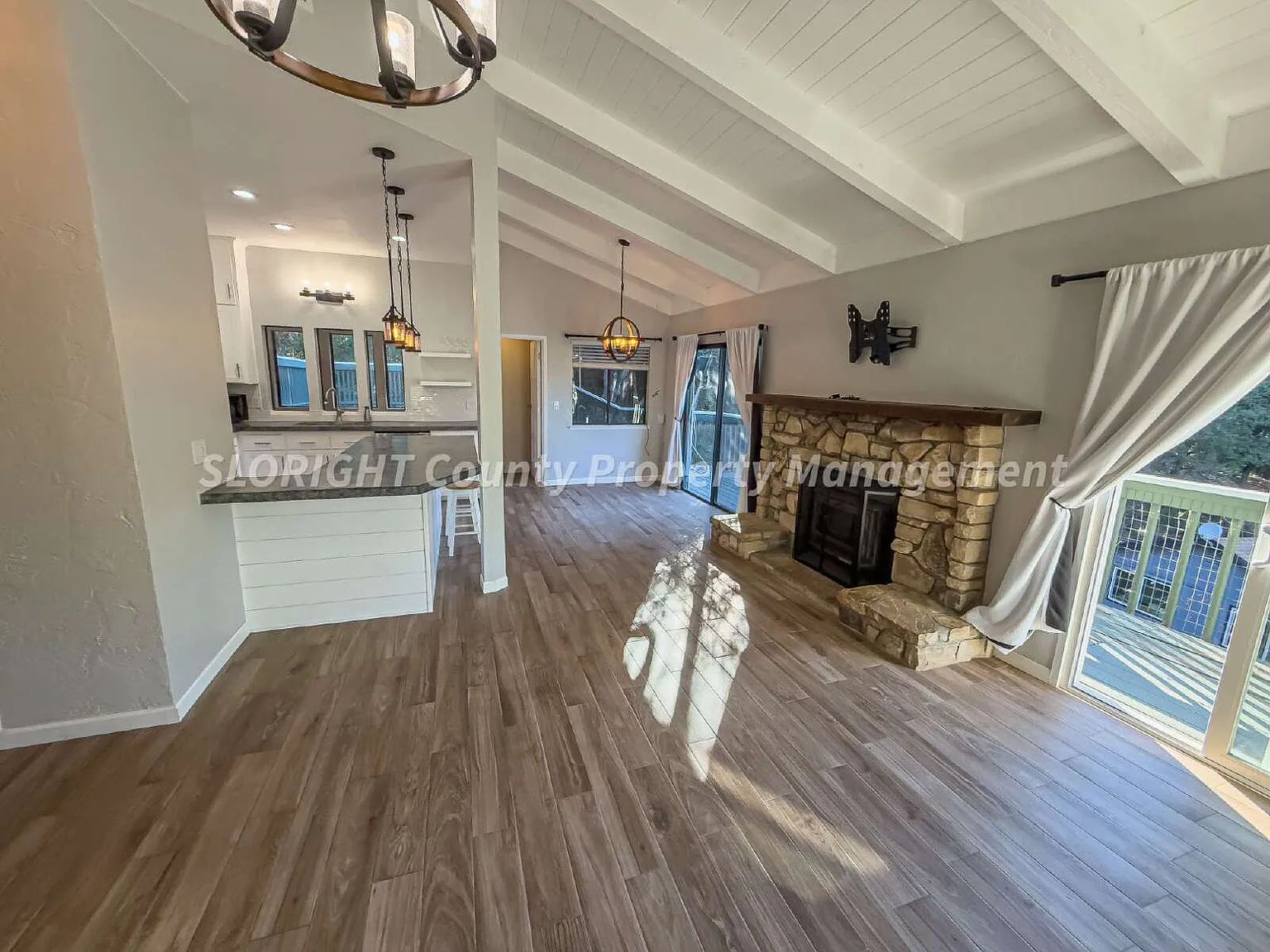 3 bed, 2.0 bath, $3,200 — Photo 3