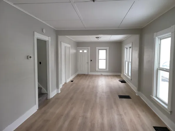 75 High St, Brockport, NY 14420