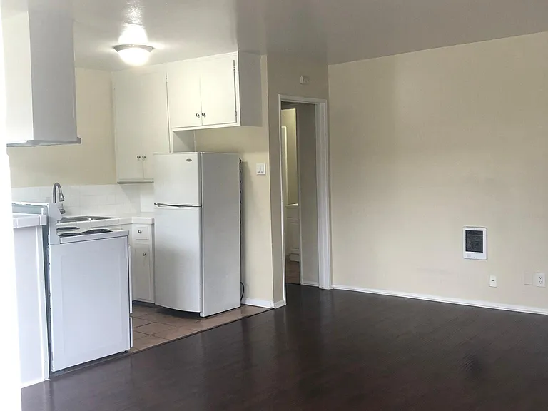 Redondo Palms — Photo 9