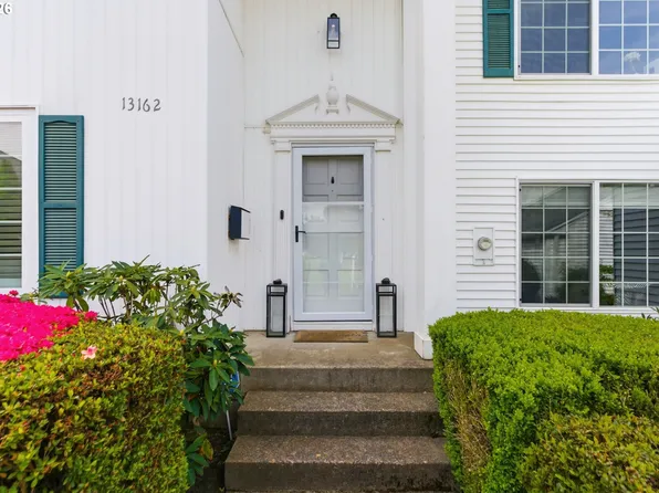 13162 SW 17th St, Beaverton, OR 97008