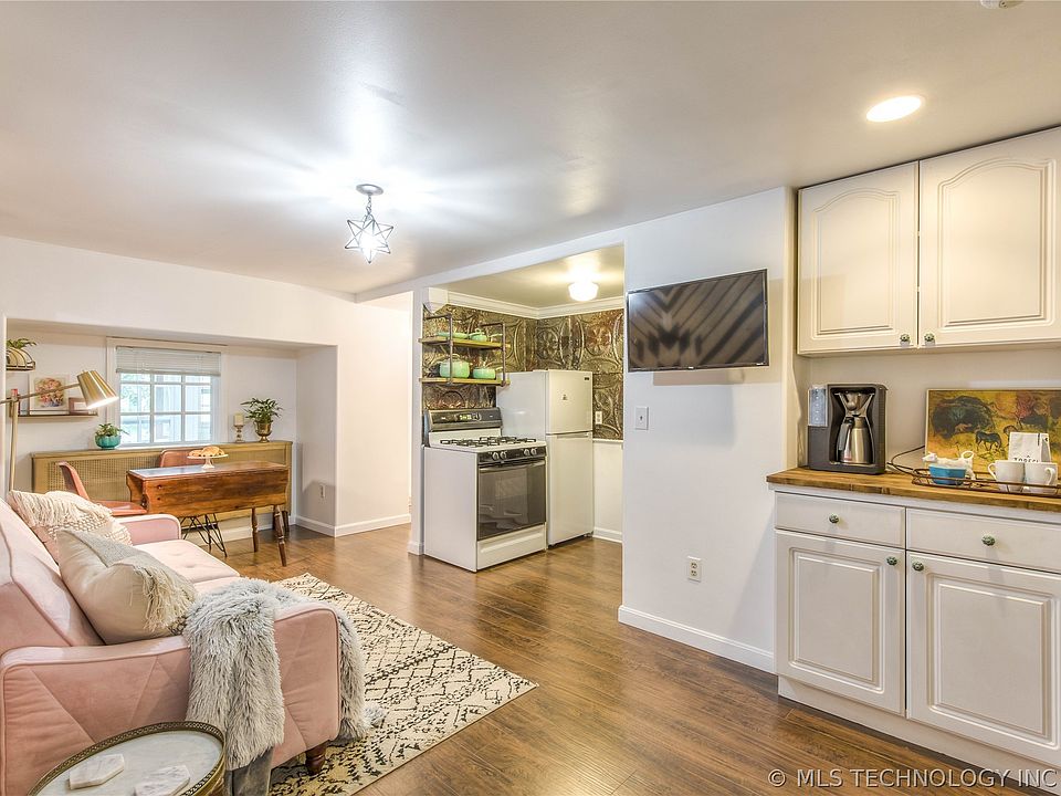 82nd image of 2216 N Elwood Ave