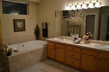 3rd image of 1302 W Canyon Lakes Dr