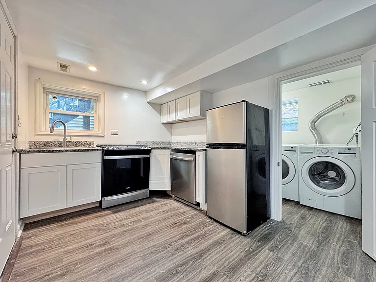 3316 W Flournoy St #G — Photo 2
