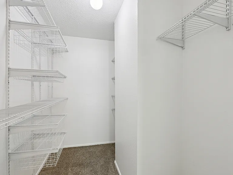 Wolfe Run Apartments — Photo 41