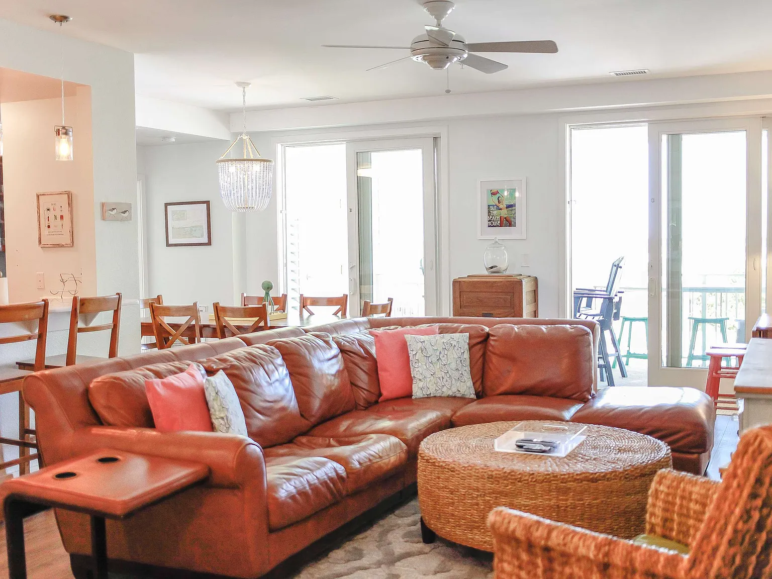 3 bed, 1000 sqft, $2,310 — Photo 3