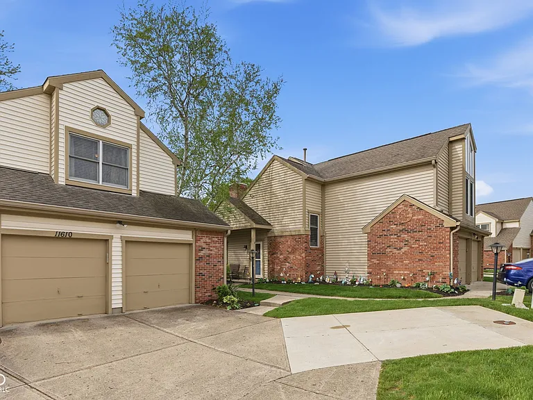 11610 Buttonwood Dr — Photo 3