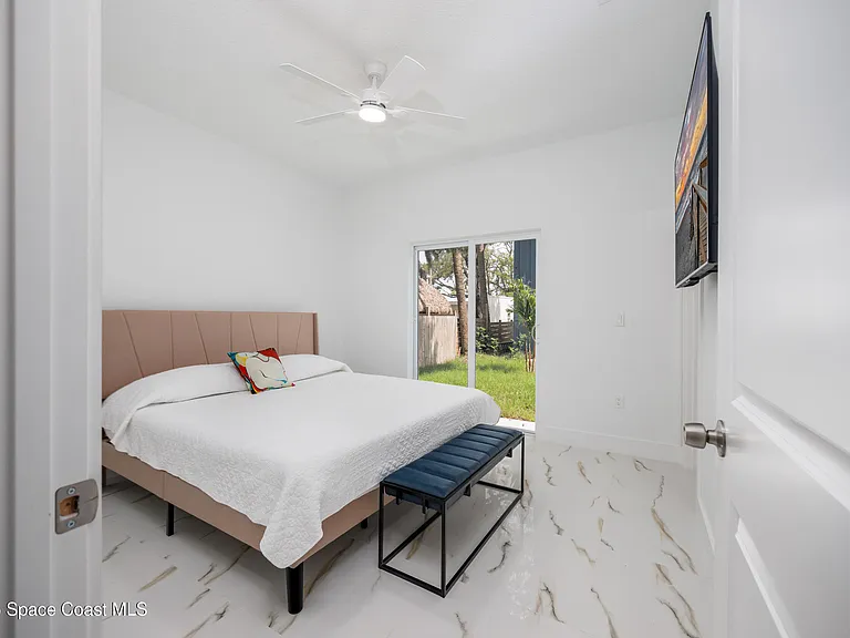 702 Shady Ln — Photo 8