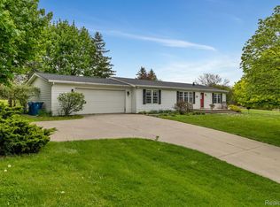 524 South St, Linden, MI 48451