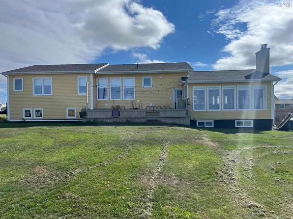 9 Khalsa Dr, Glace Bay, NS B1A 5Z1