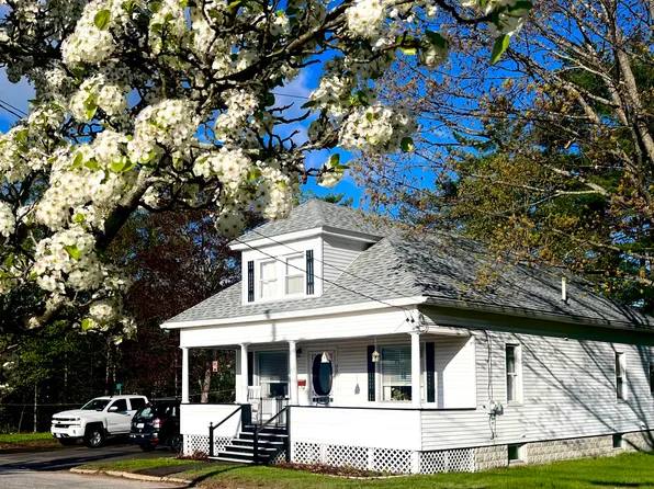99 Pine Street, Paris, ME 04281