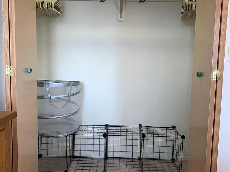 Nice large closet.