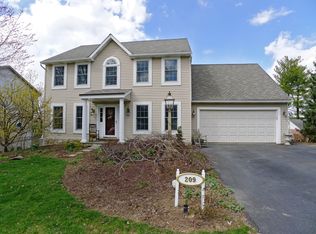 209 Bomberger Rd, Akron, PA 17501