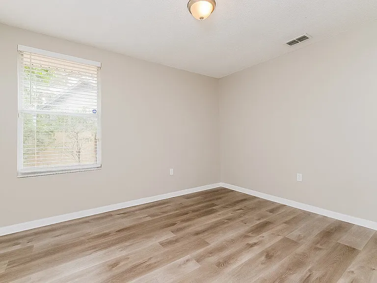 807 Greenbelt Cir — Photo 11