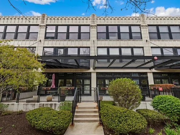 1000 W 15th St Unit 139, Chicago, IL 60608