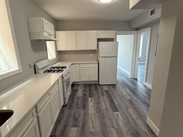 922 State St APT 2D