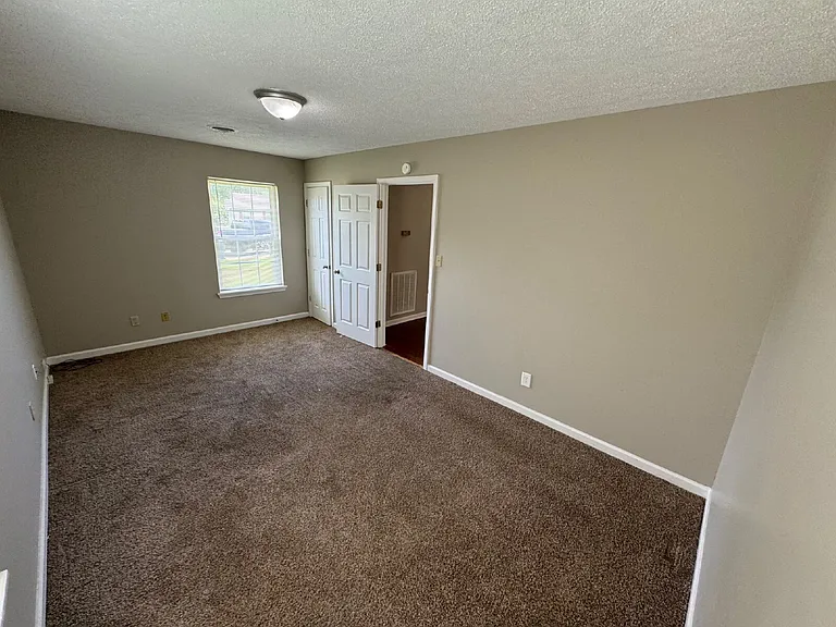 415 Eddy St — Photo 11