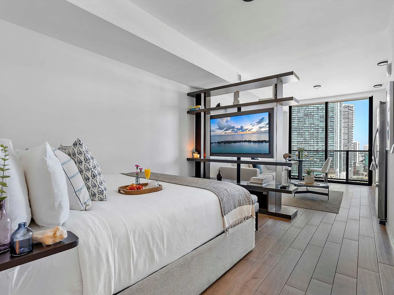 Studio, 1.0 bath, 516 sqft, $3,713 — Photo 3