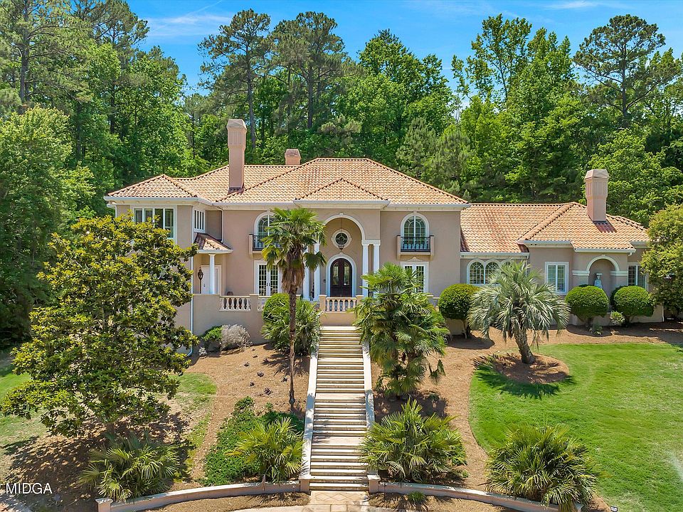 1st image of 144 Howard Oaks Dr