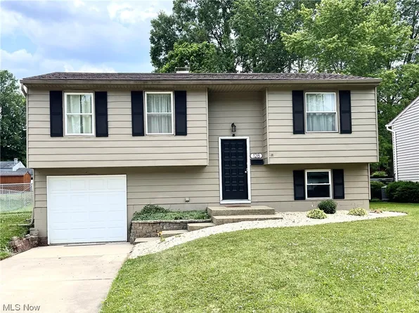 128 Bentwillow Dr, Niles, OH 44446