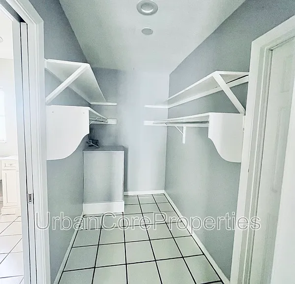 321 24th Ave N #9 — Photo 6