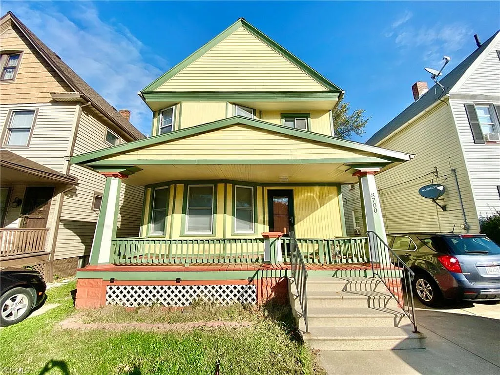 8700 Tompkins Ave photo 1