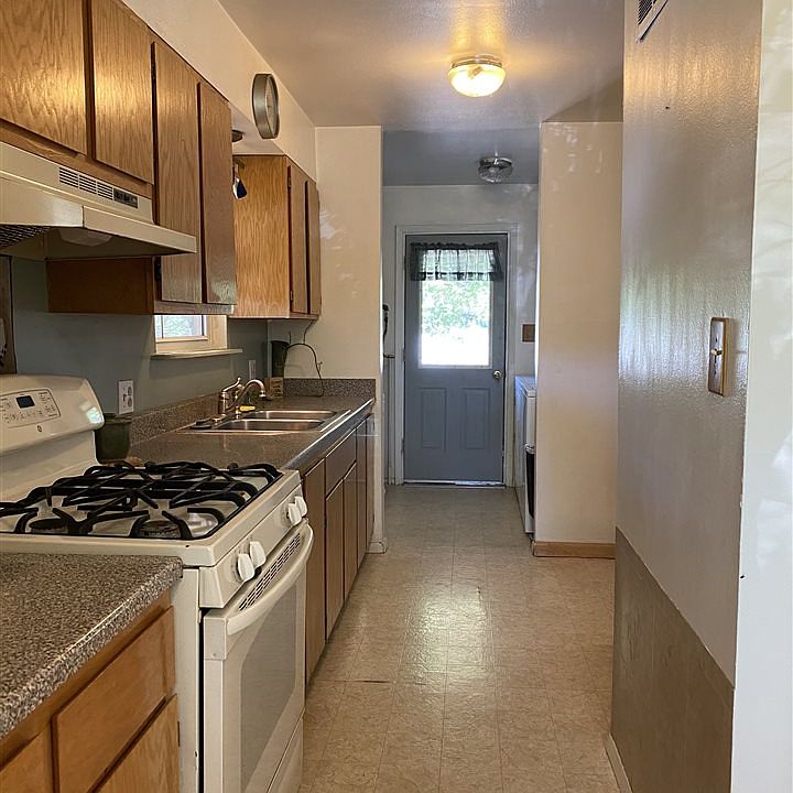 1st image of 1015 Camino De La Serna