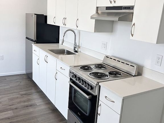 2nd image of 4238 S Western Ave #401