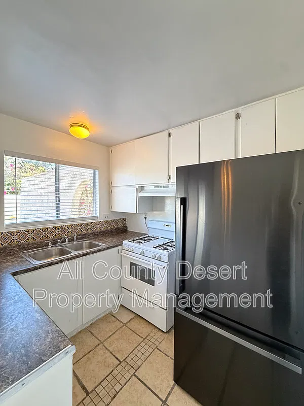 2 bed, 1.0 bath, $1,550 — Photo 4