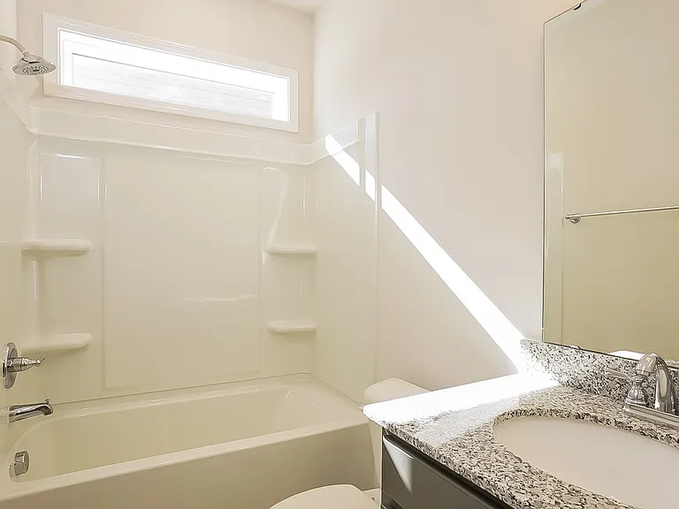 732 Courtland Dr — Photo 14