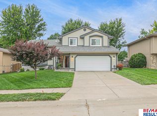 16231 Rolling Ridge Rd, Omaha, NE 68135