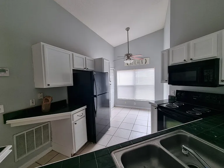 3338 Kelsey Ln — Photo 5