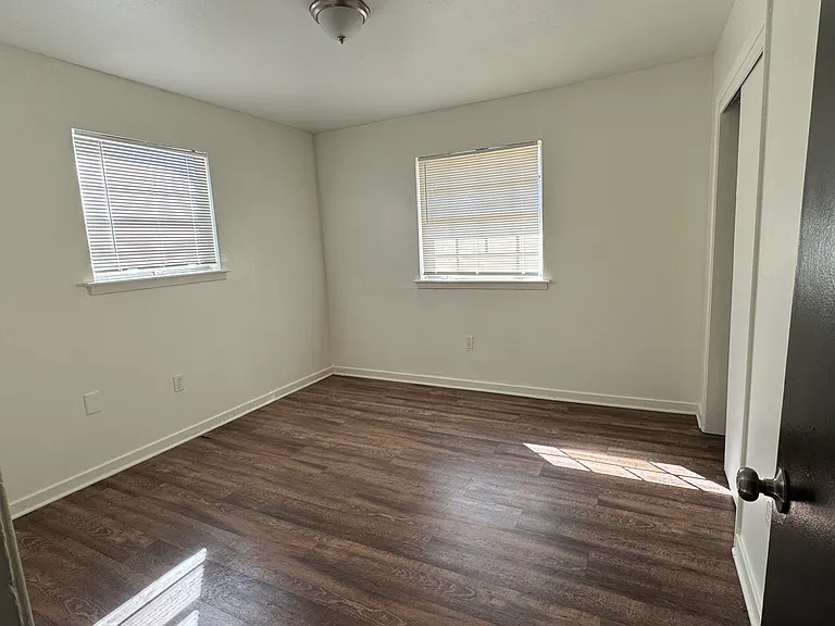 1162 Marble St — Photo 7