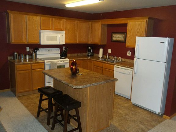 4th image of 382 NE Kingwood