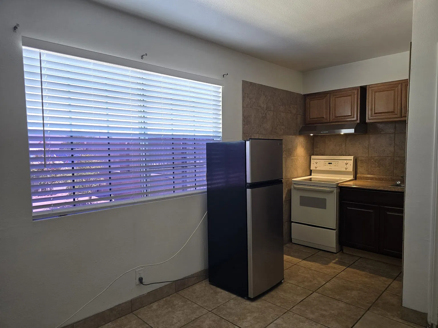 Studio, 200 sqft, $800 — Photo 2