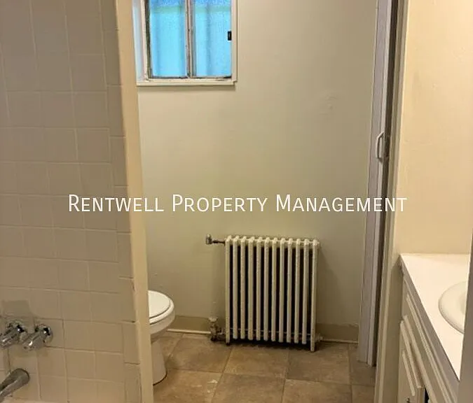 736 Franklin Ave #1 — Photo 16