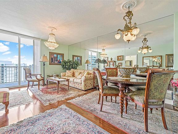 5th image of 1250 S Miami Ave #1907