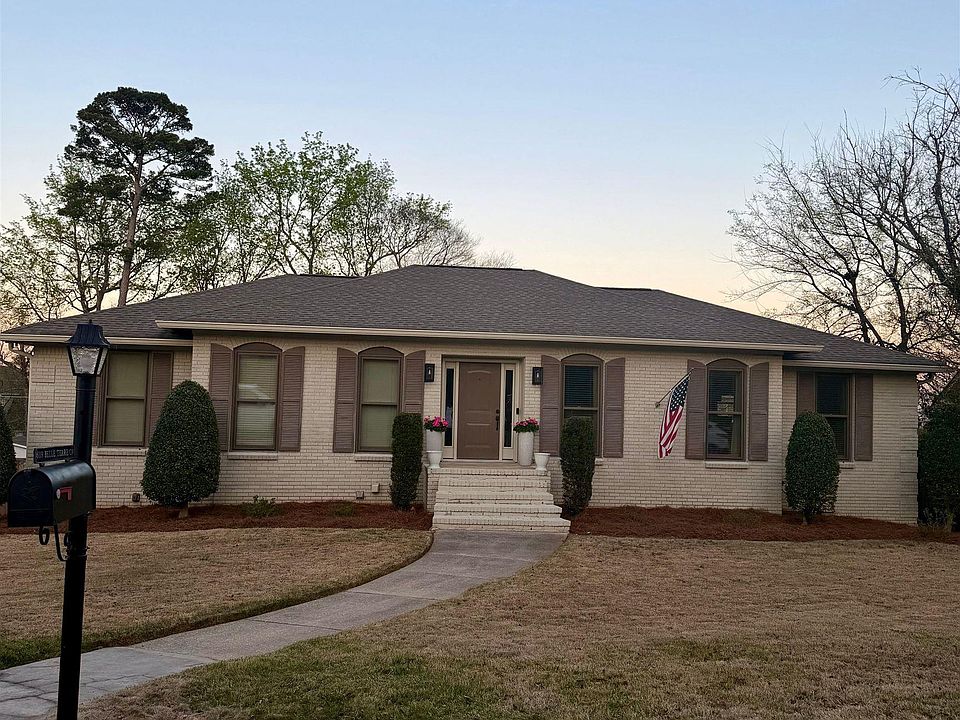 1st image of 609 Belle Terre Cir