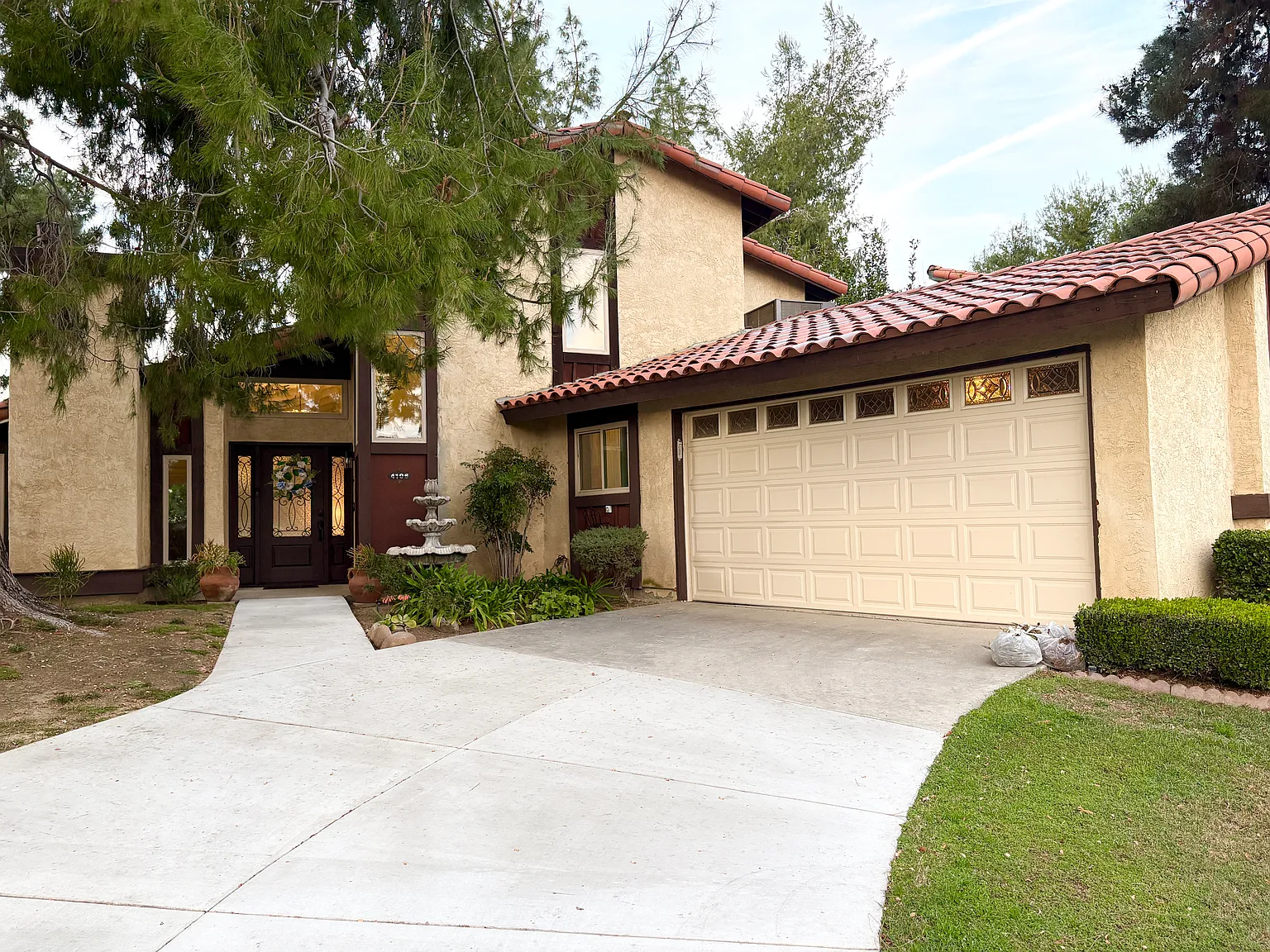 3 bed, 2.5 bath, 1811 sqft, $3,300 — Photo 3